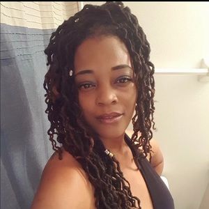 Meet your Posher, Lakeishia